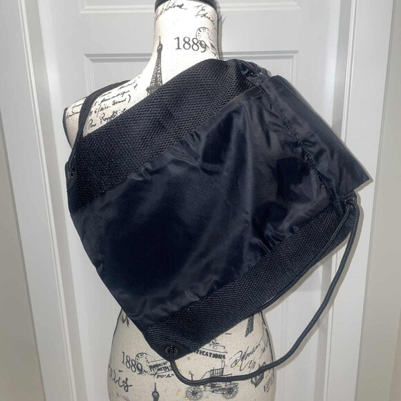 LULULEMON In A Cinch Back Pack – NEW WITH TAG – Black - Picture 8 of 12